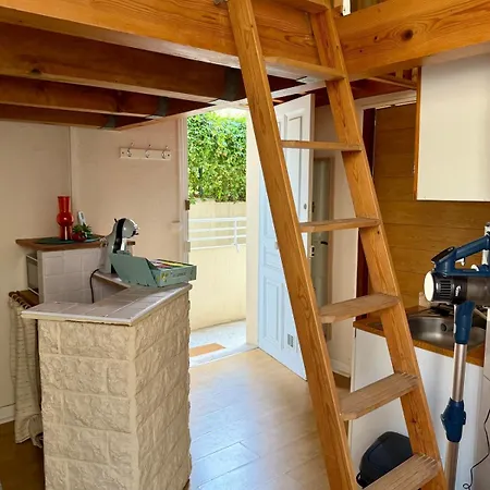 Climatisé Avec Mezzanine à 300 M De La Antibes