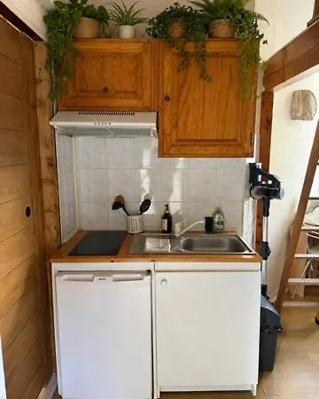 Climatisé Avec Mezzanine à 300 M De La Antibes