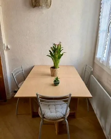 Climatisé Avec Mezzanine à 300 M De La Appartement