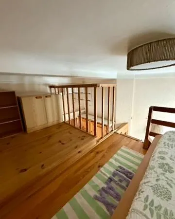 Climatisé Avec Mezzanine à 300 M De La *